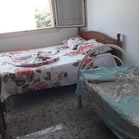 Dhoma Plazhi Mirjan Apartamento